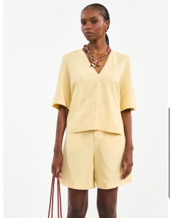 BLUSA DE LINHO COM DECOTE V COLCCI REF 340107151