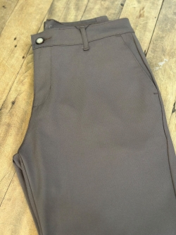 CALÇA SLIM BOLSO FACA OGOCHI REF 2543124
