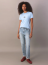 CAMISETA CALVIN KLEIN JEANS FEMININO REISSUE CENTRALIZADO REF CKJF127K